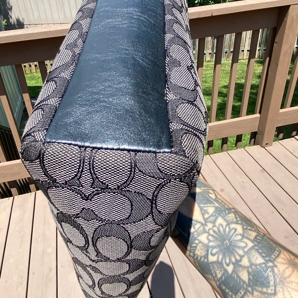 EUC Coach Kelsey black and grey Monogram - Picture 8 of 13